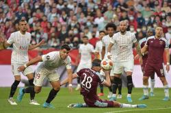 英雄联盟总决赛-塞维利亚客场取胜，取得赛季首胜