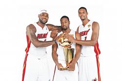 LOL决赛-数据洪流与本能接管，当猛龙用统计学生擒骑士，库里在弯道写下新算法