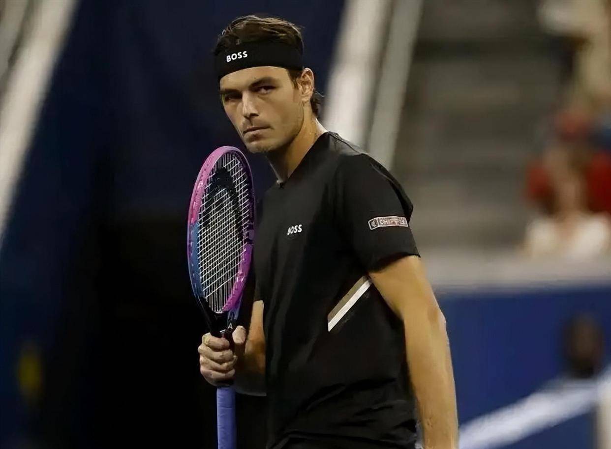 关于网球项目美国选手击败对手晋级四强的信息