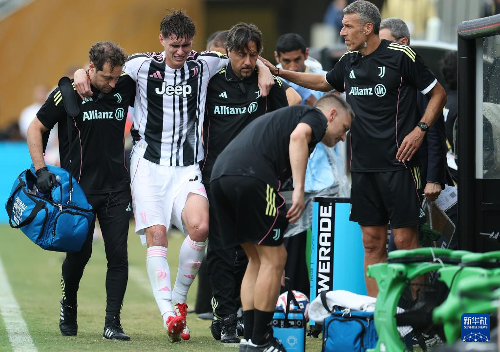 包含曼城主场战胜尤文图斯，获得宝贵分的词条