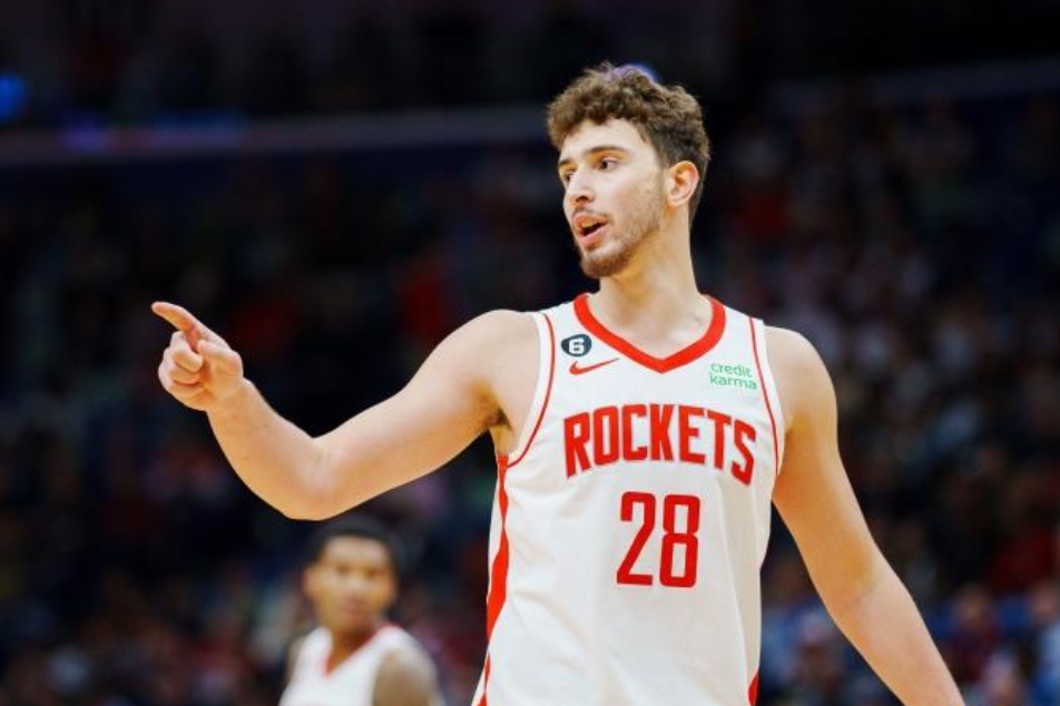 包含火箭主场大破国王，系列赛再添胜局的词条