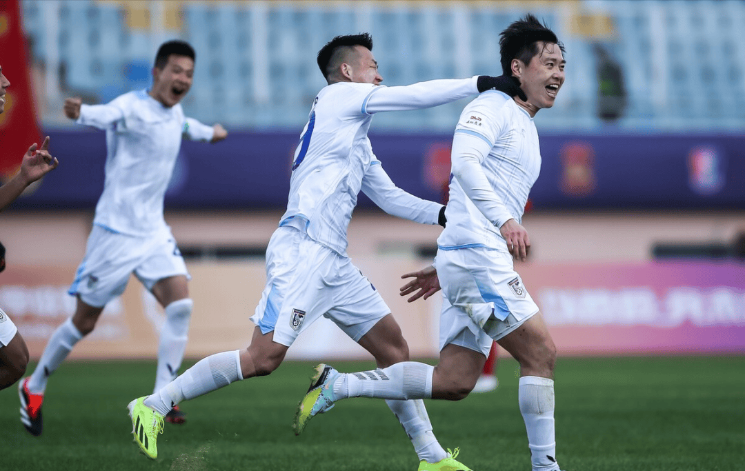 包含边路球员发挥出色,球队备战抗衡强队的词条 包含边路球员发挥出色,球队备战抗衡强队的词条