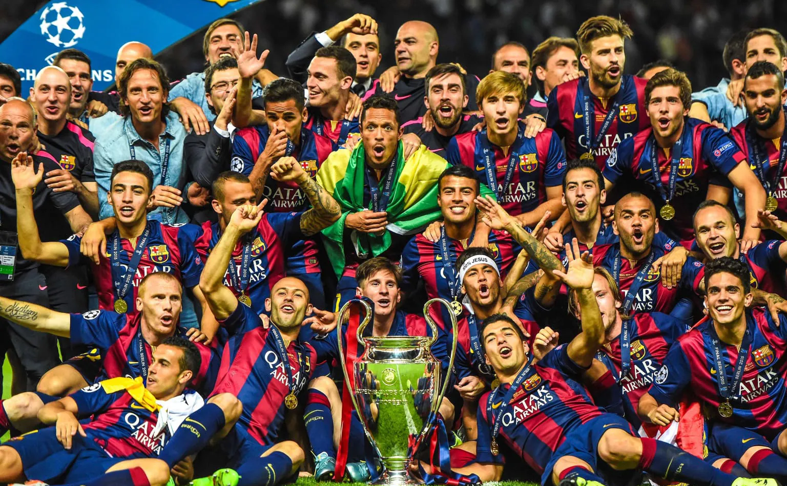 拜仁慕尼黑横扫皇家马德里,辛杜三分雨点燃全场顶尖较量成都决赛之夜,留下经典瞬间的简单介绍 拜仁慕尼黑横扫皇家马德里,辛杜三分雨点燃全场顶尖较量成都决赛之夜,留下经典瞬间的简单介绍