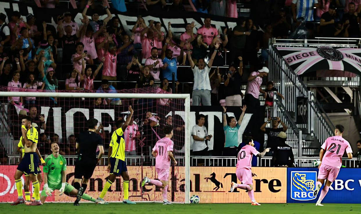 包含迈阿密热火鏖战法国，德布劳内极限生还后反打宿命之战全球总决赛，点燃全场激情的词条