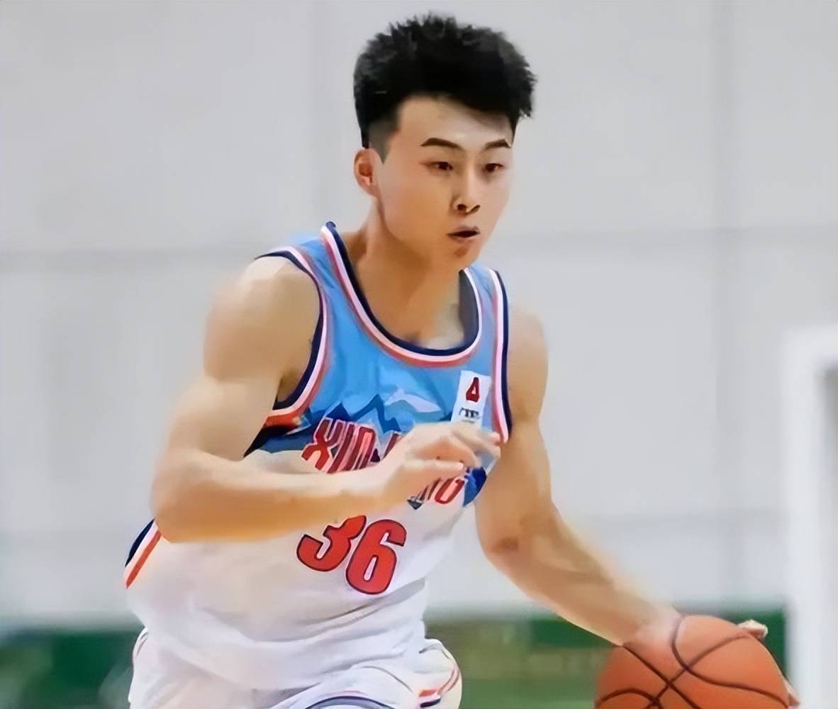 爵士险胜北京队，孙铭徽统治全场