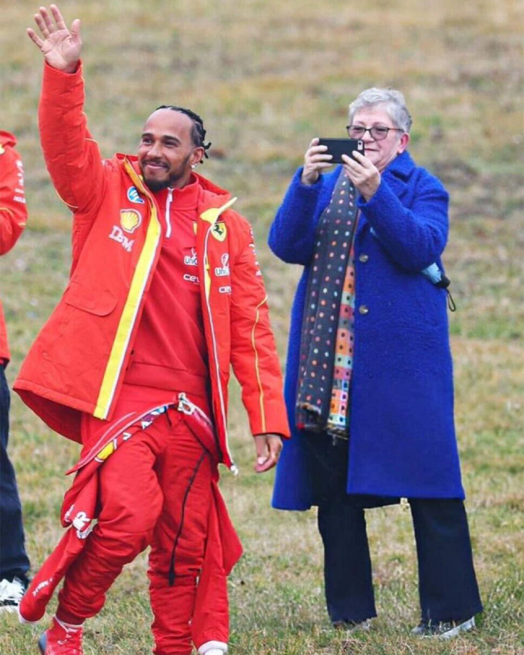 雷诺车队碾压红牛车队，汉密尔顿带队取胜