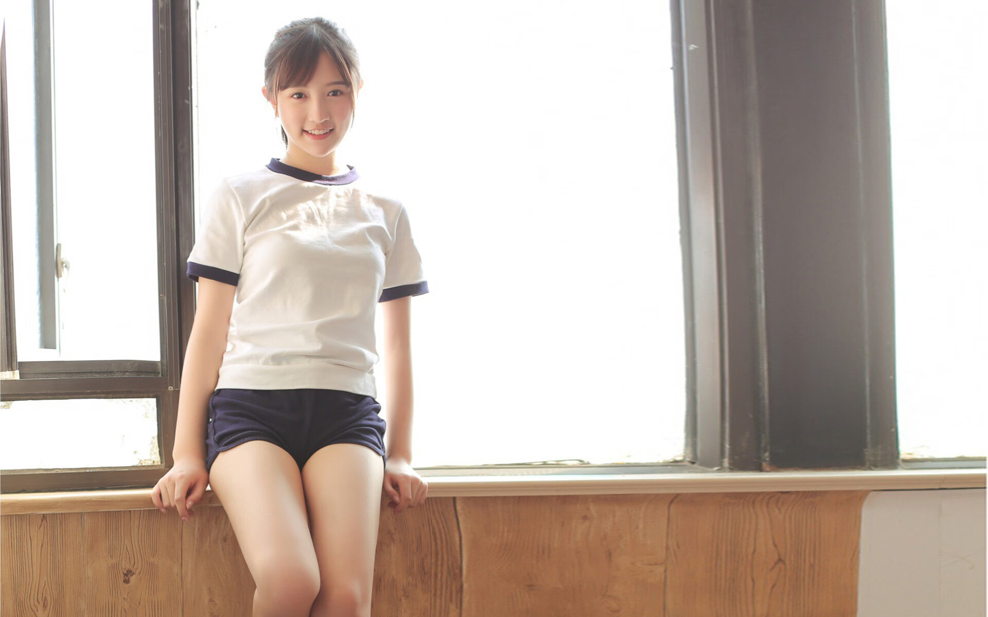 桥上的超新星，姆巴佩在塞维利亚与尼日利亚的非对称对决中点亮足球的纯粹可能